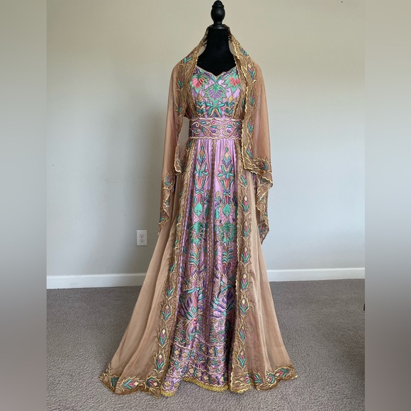 Handmade Custom Design Embellished Bridal Thobe - Picture 3 of 8